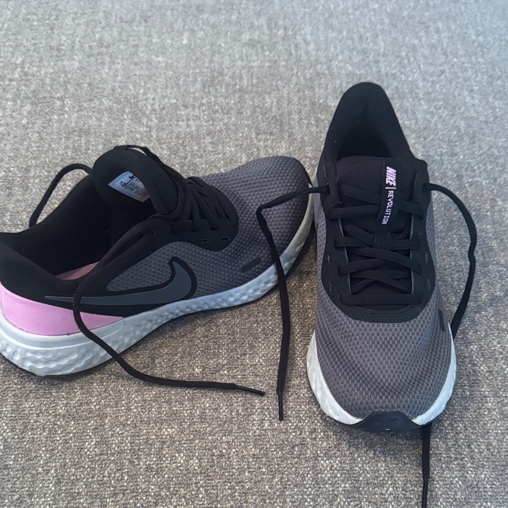 Nike Revolution Women's Gray and Pink Sneakers
